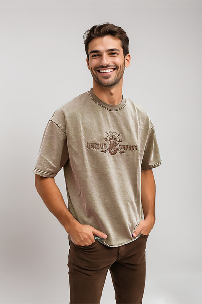 Unique & Savage Lion embroidery t-shirt